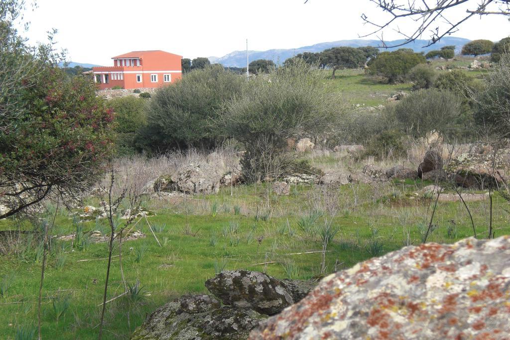 Chiaramonti Agriturismo Pentuma מראה חיצוני תמונה