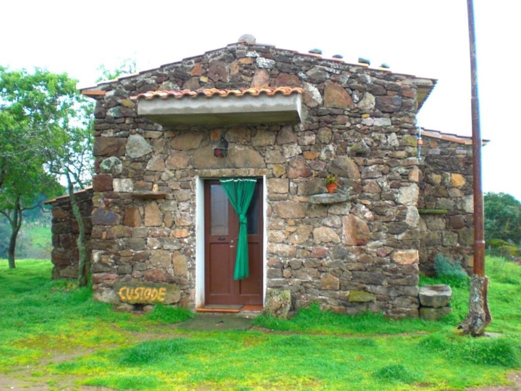 Chiaramonti Agriturismo Pentuma מראה חיצוני תמונה